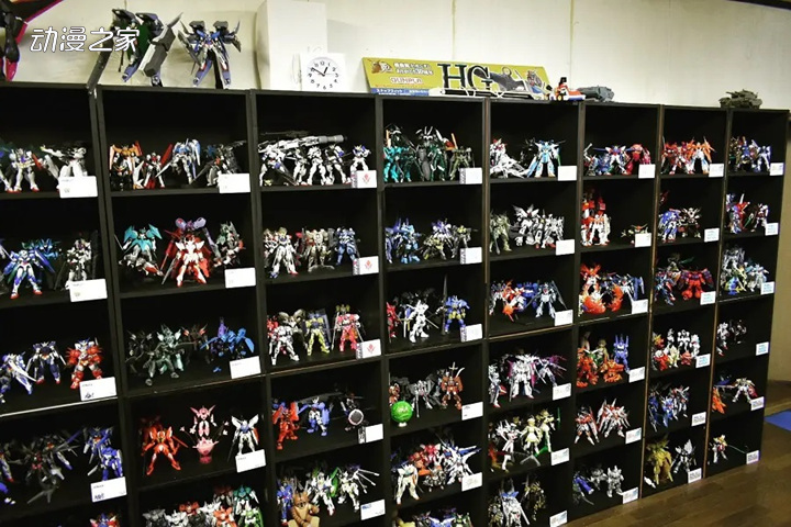 高达模型爱好者20年间制作约1600个GUNPLA！