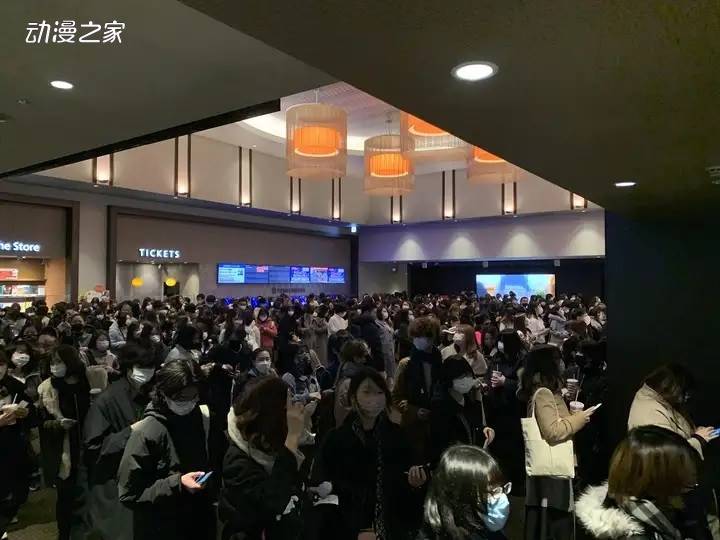 剧场版《咒术回战0》上映！0点场约1.5万人观看