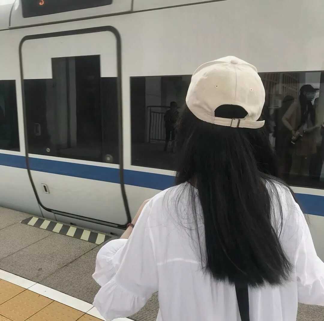 冷色调头像女ins风