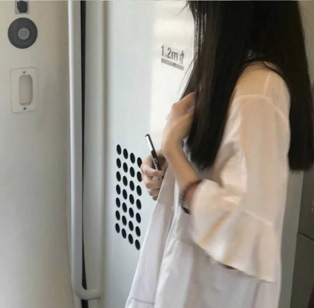冷色调头像女ins风
