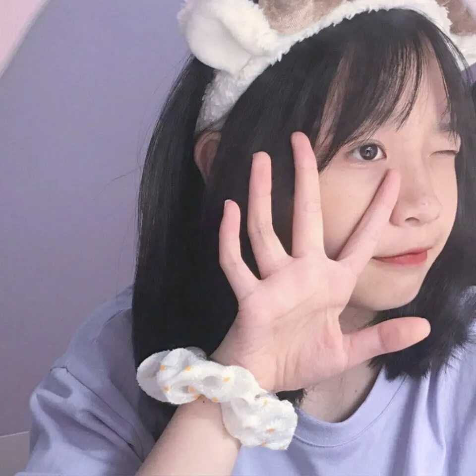 女生可爱萌头像 做手势搞怪