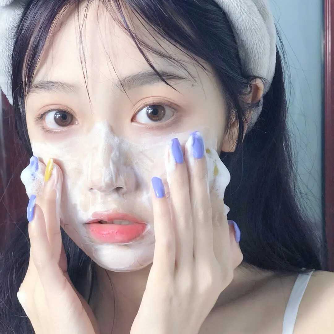 女生可爱萌头像 做手势搞怪