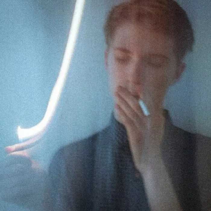 欧美头像女生： 能抬起你的手吗 别用脚打了行不行