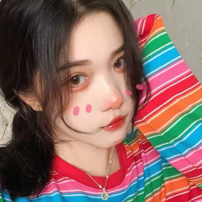 小清新酷酷的头像女生