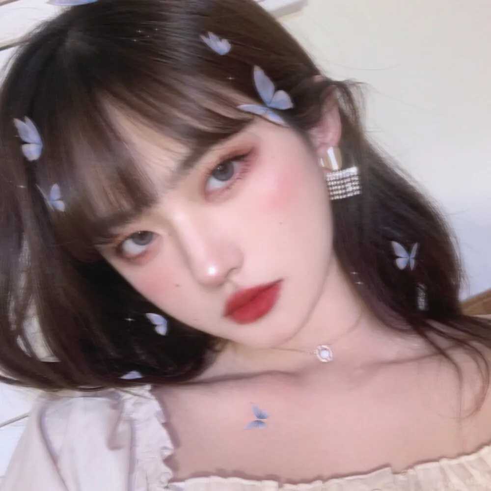 小清新酷酷的头像女生
