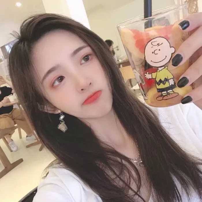 小清新酷酷的头像女生