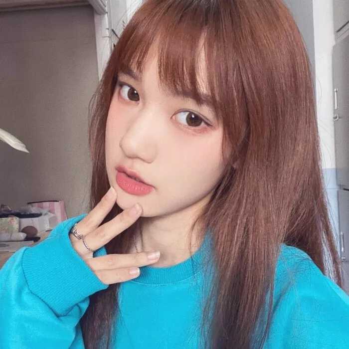 小清新酷酷的头像女生
