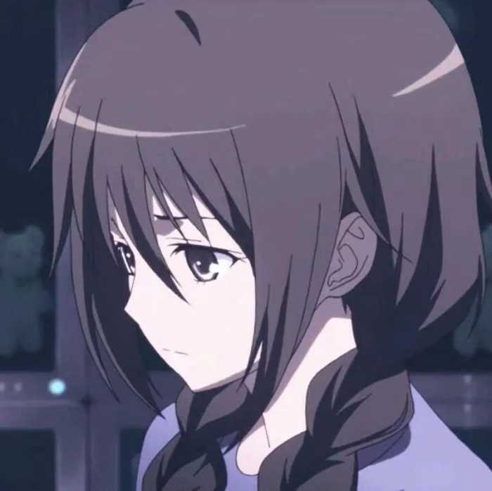 侧颜动漫女生头像