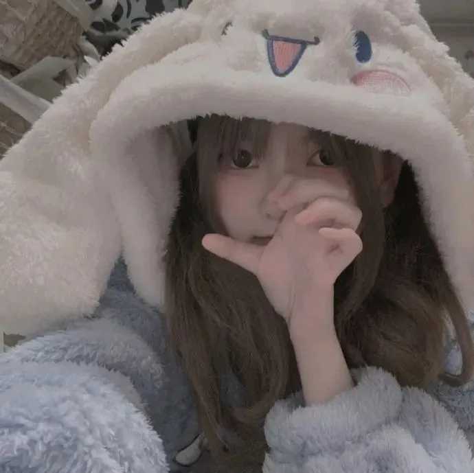 女生头像中短发真人