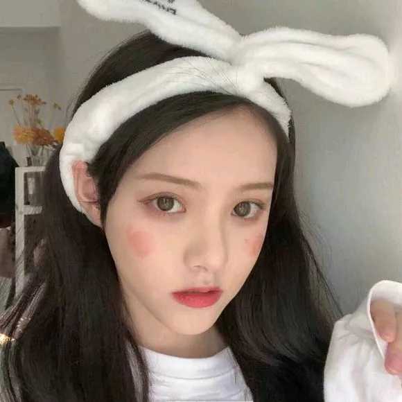 侧面头像女生唯美漂亮