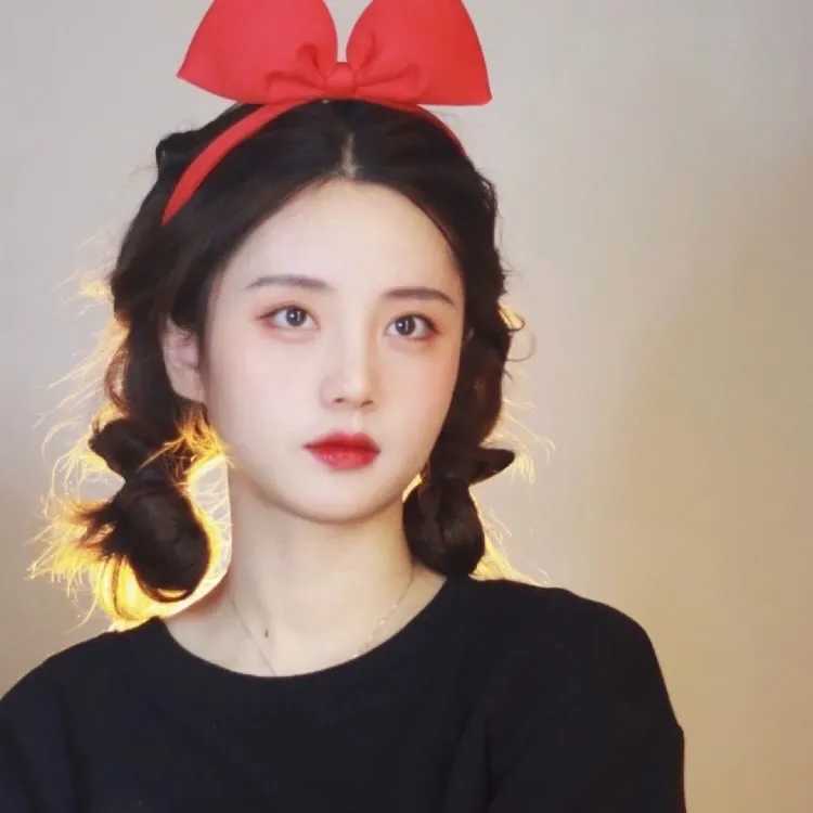 可爱的头像 红色蝴蝶结女生头像