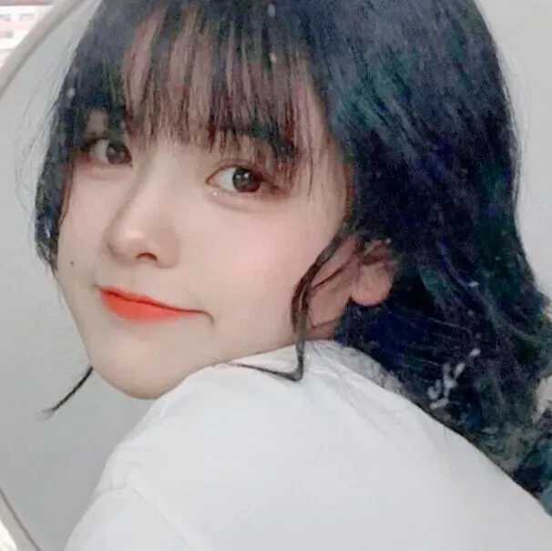 乖巧可爱的女生头像