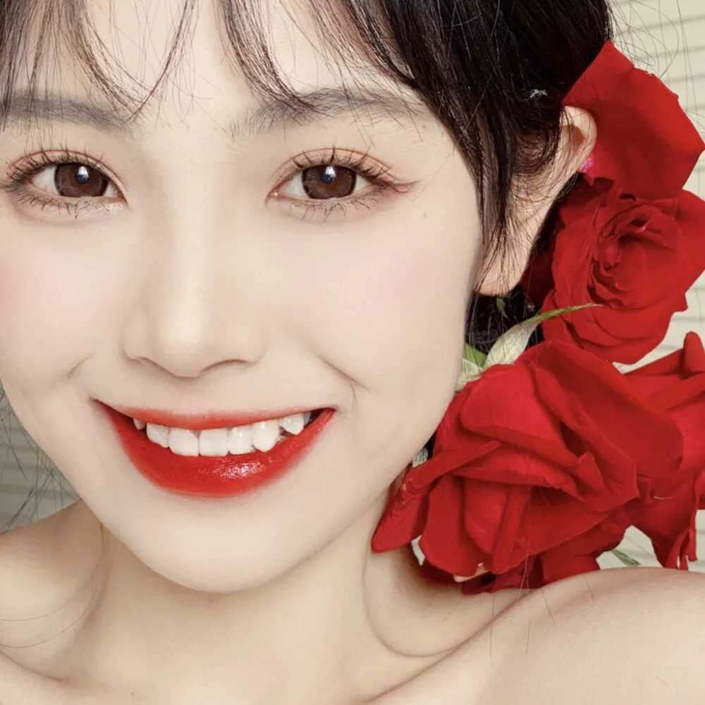 头像女生简单气质高清