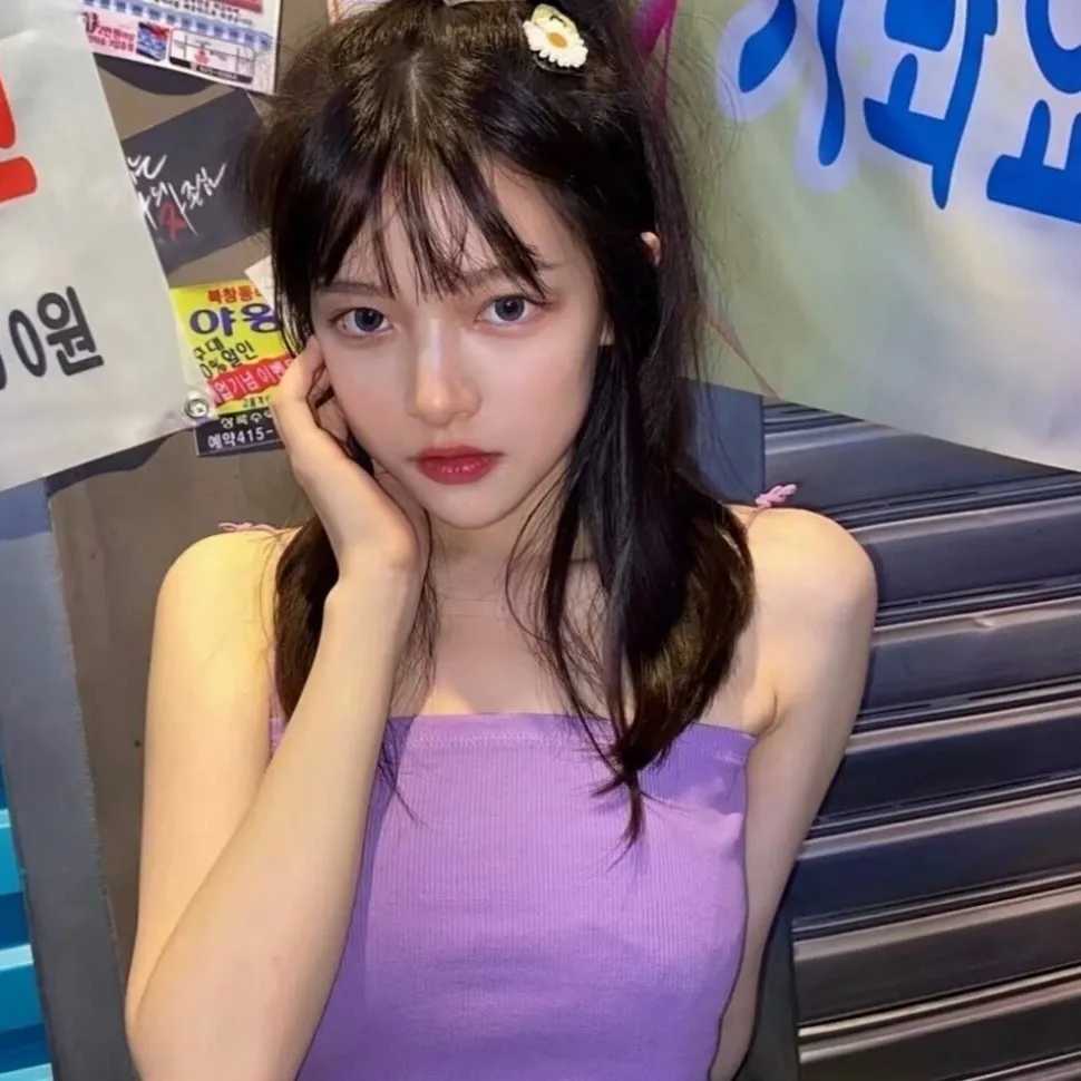 头像女生 简单气质单人头像