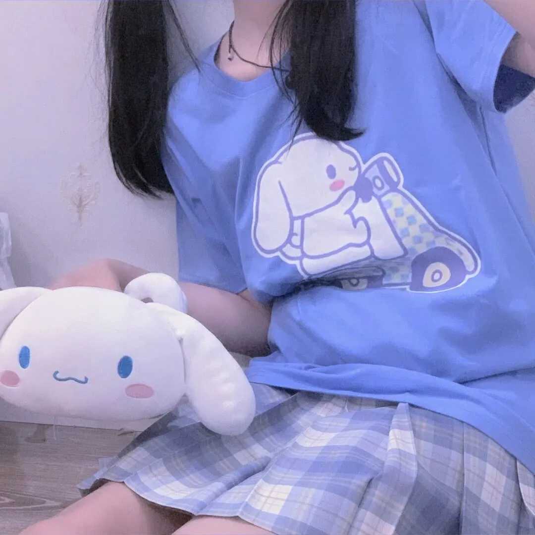 浅色系女生半身头像