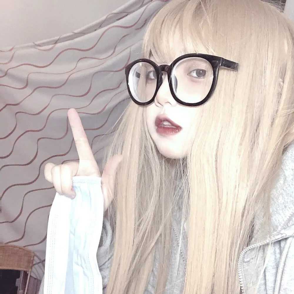 温柔女生头像 浅色系色调