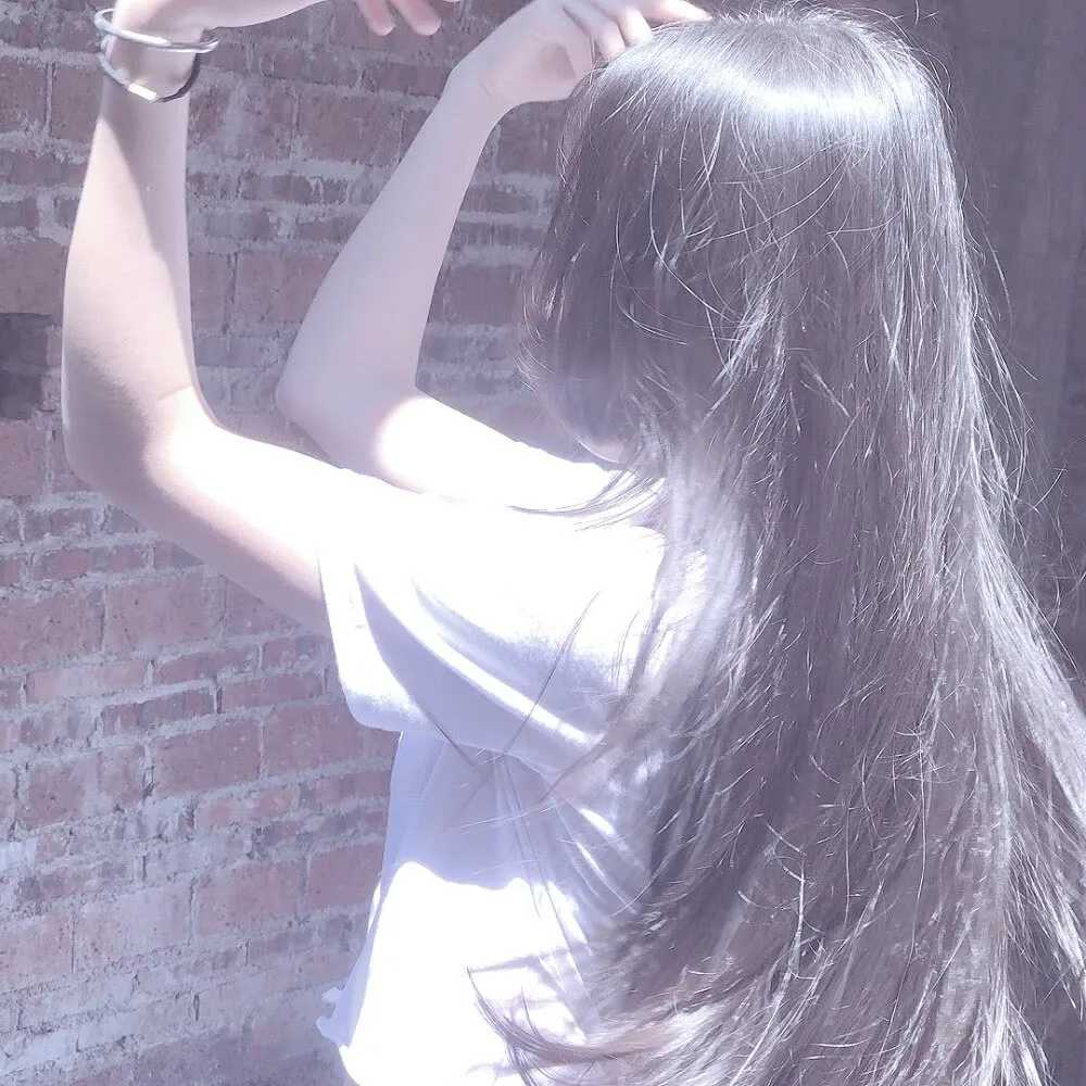 温柔女生头像 浅色系色调