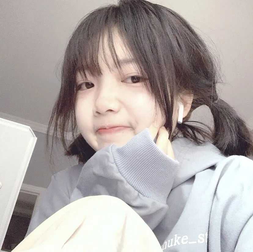 温柔女生头像 浅色系色调