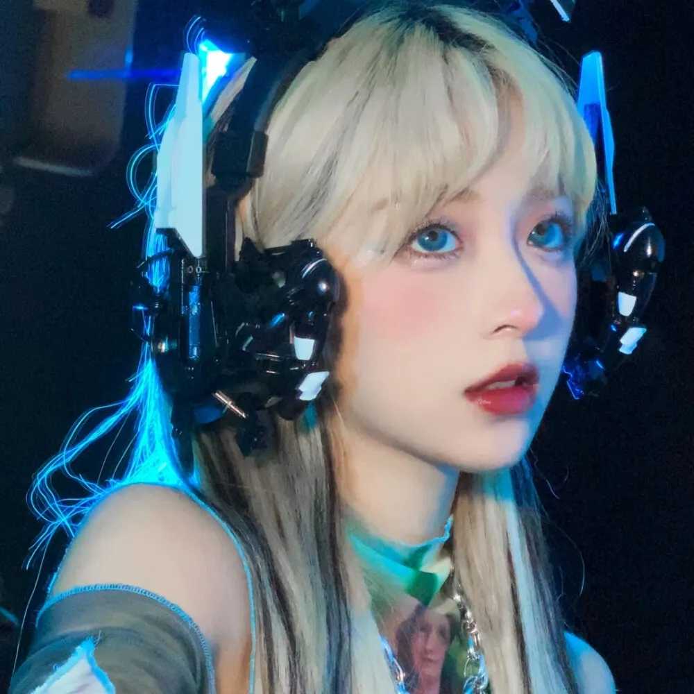 qq头像女生性感头像