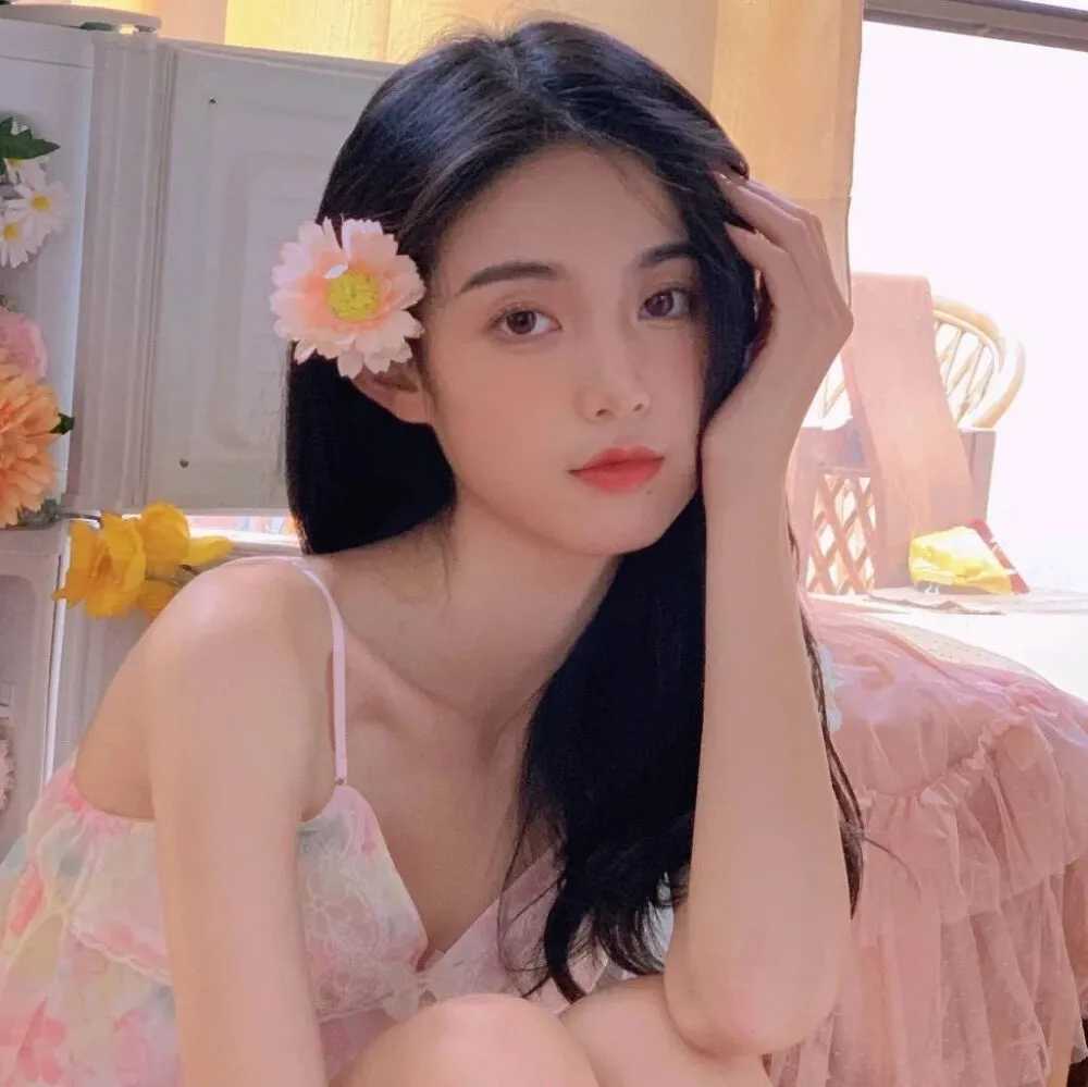 qq头像女生性感头像