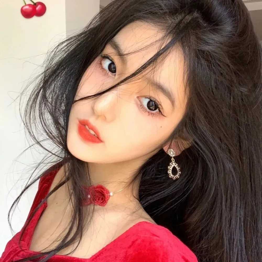 qq头像女生性感头像