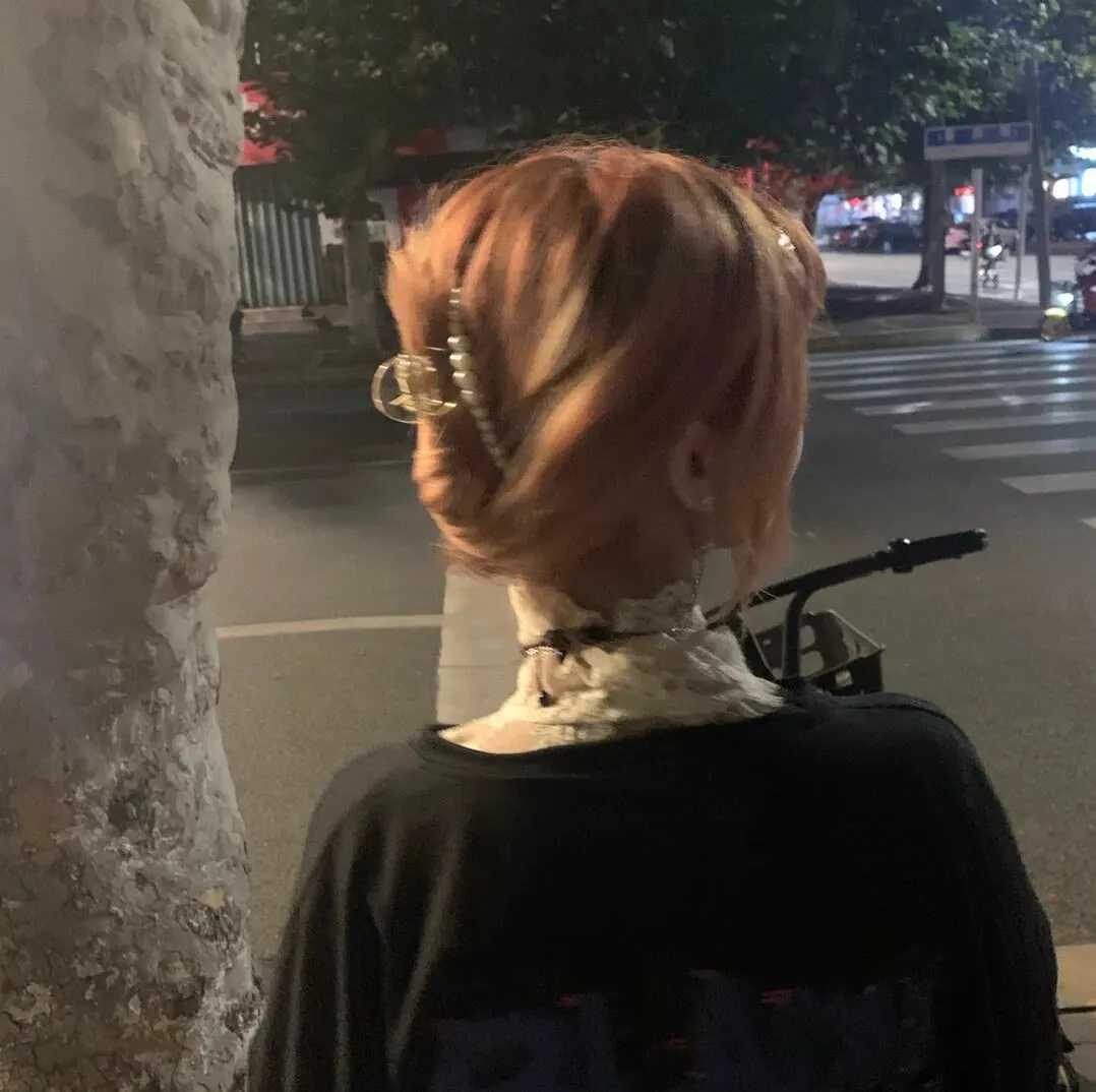 女生真人黄昏唯美头像