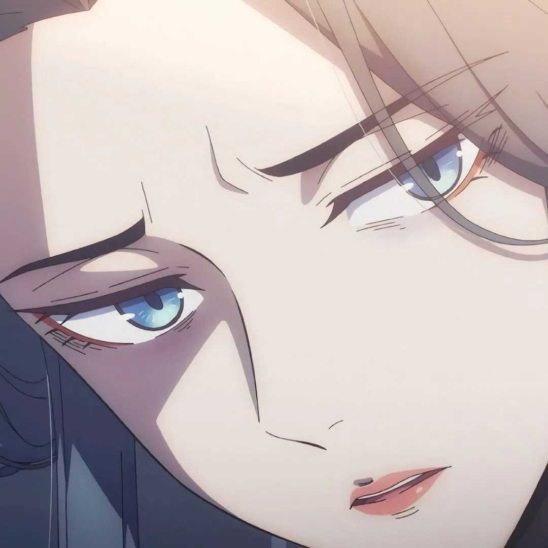 女生动漫头像微笑挑眉