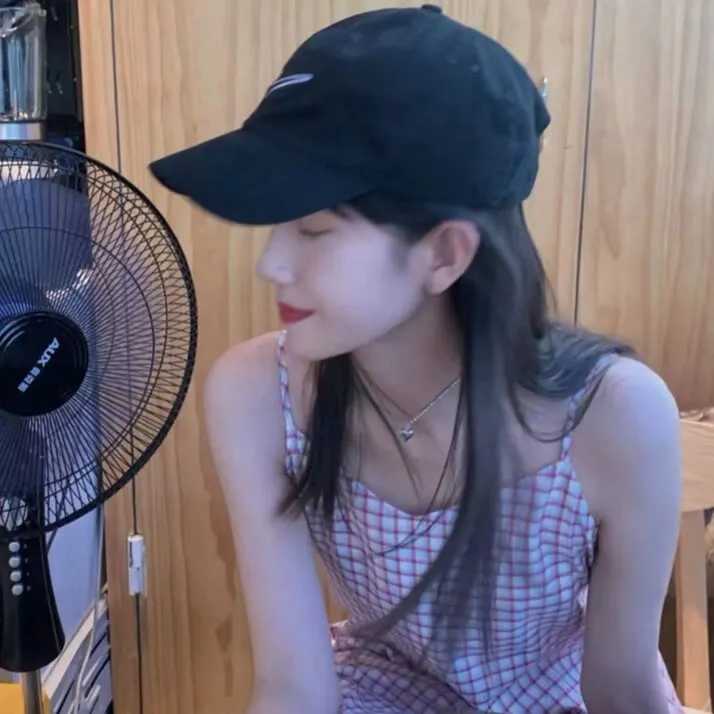 戴帽子女生头像(36p)