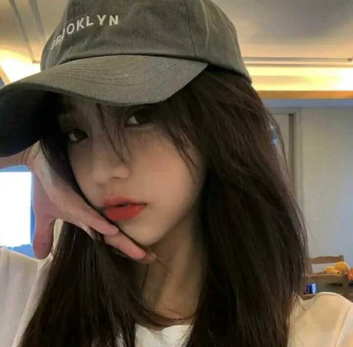 戴帽子女生头像(36p)