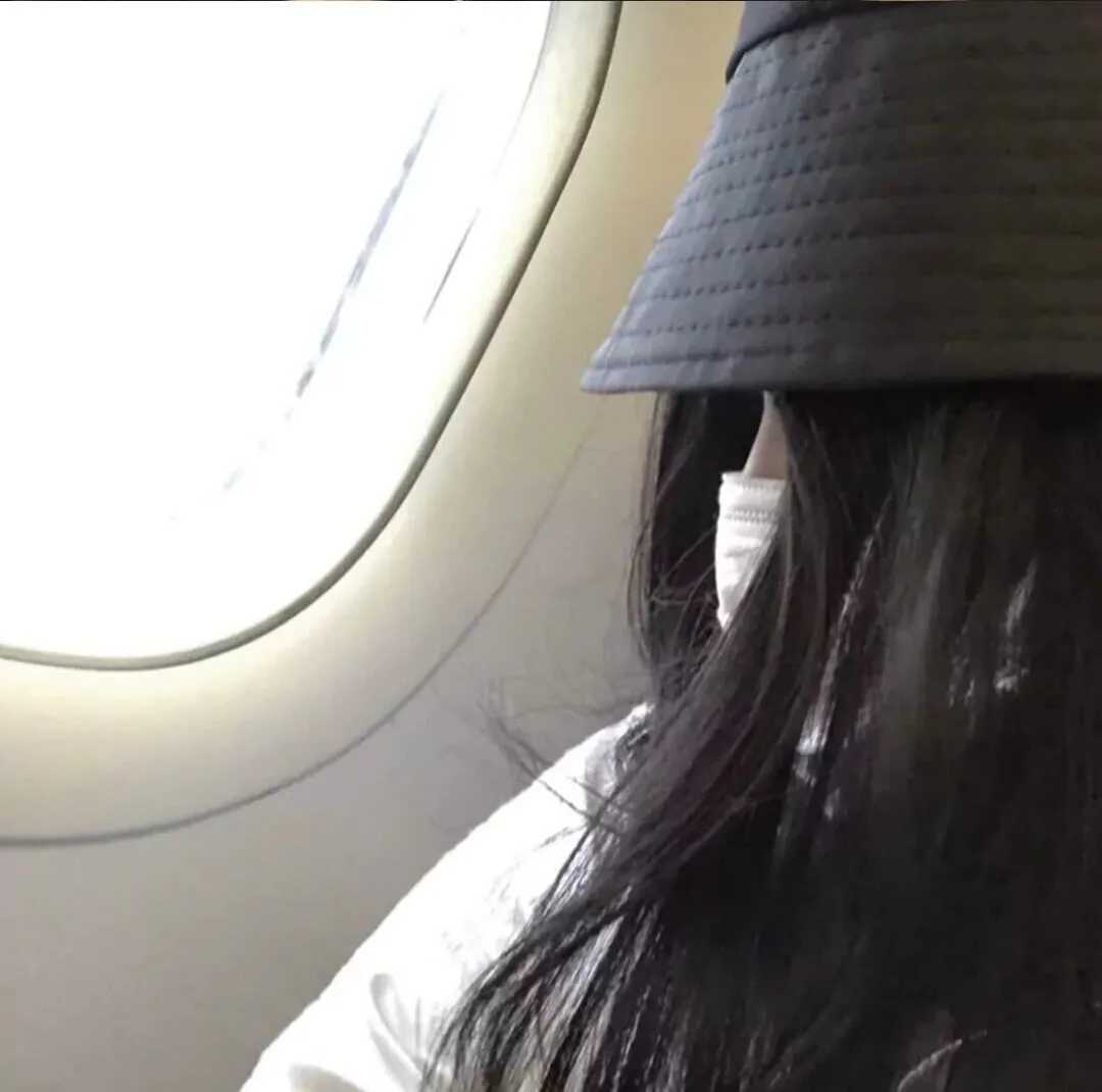 戴帽子女生头像(36p)