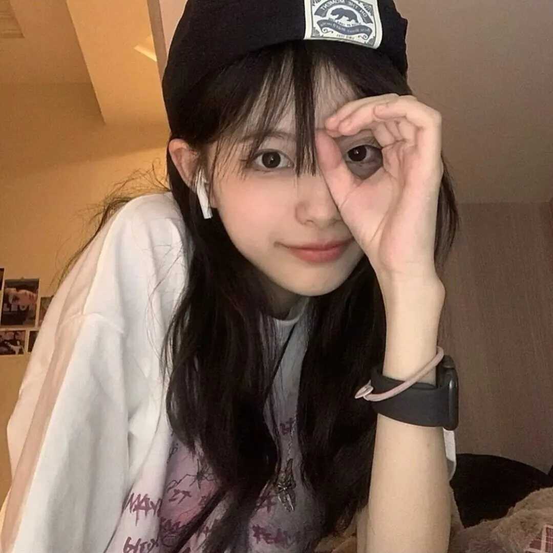 戴帽子女生头像(36p)