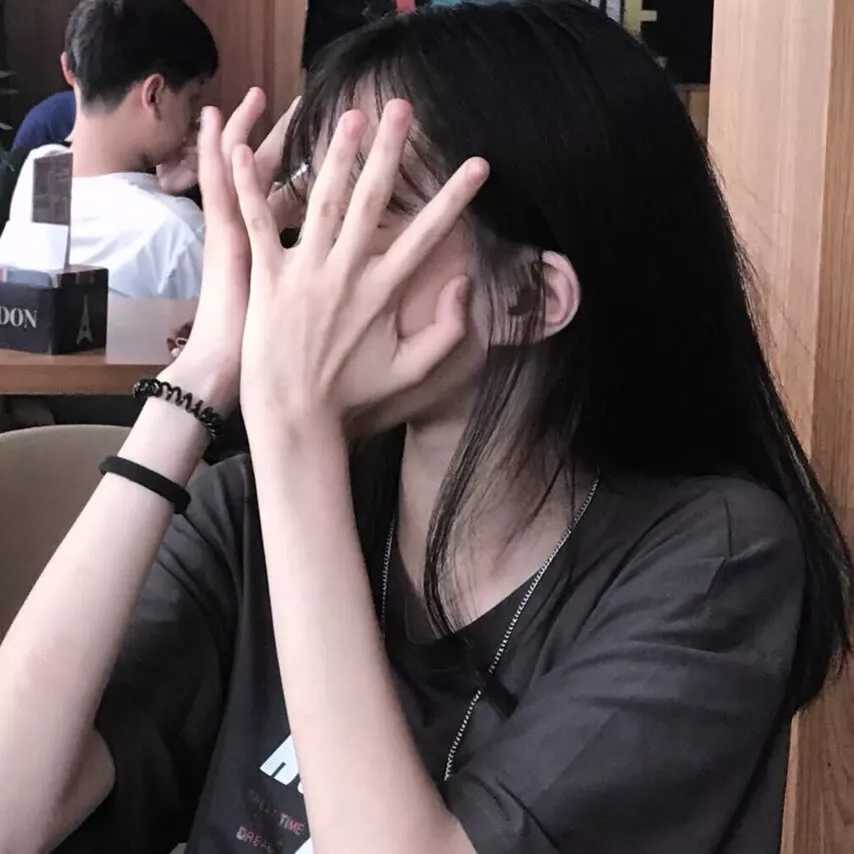 qq头像女生遮脸头像