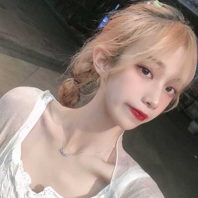 女生简单小清新头像