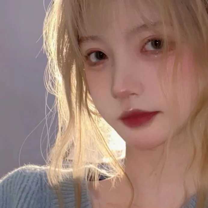 女生头像阳光清纯向上