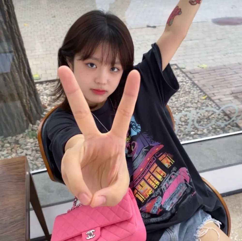 搞怪qq头像女生