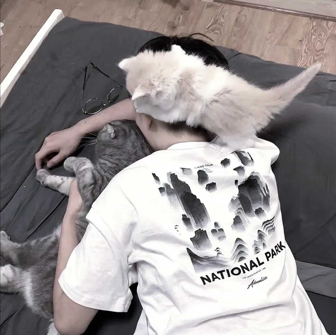 小哥哥头像：记录今日天空